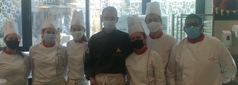 Pupils from the Lycée Technique & Hôtelier de Monaco with their Irish cakes - C.Joublin